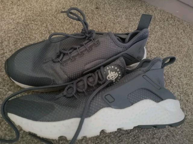 grey huaraches size 4